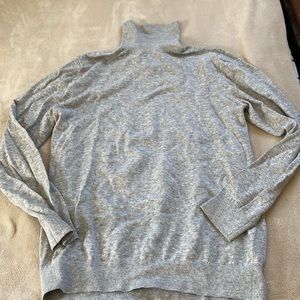 NWOT sz M H&M gray turtle neck 100% cotton